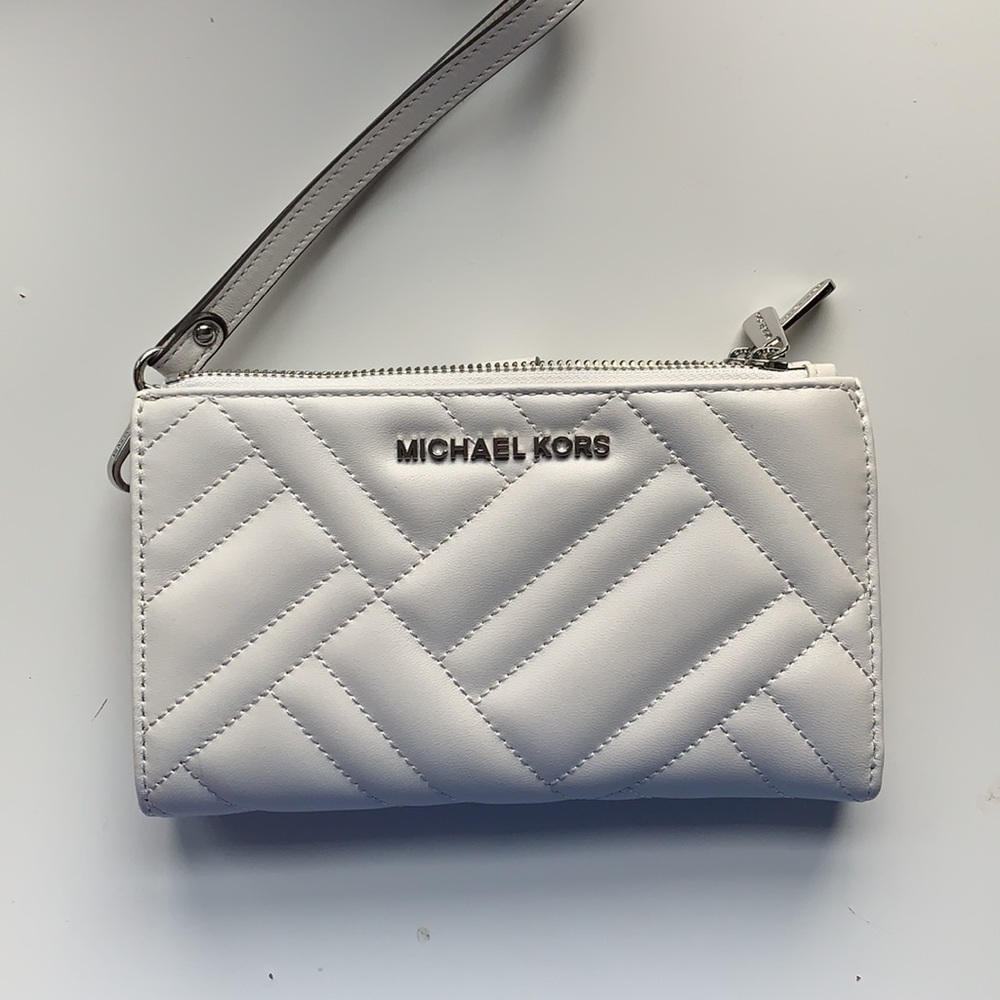 White Micheal Kors Wallet